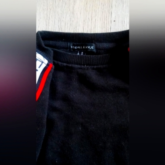 Kendall and Kylie sweater - Picture 3 of 3